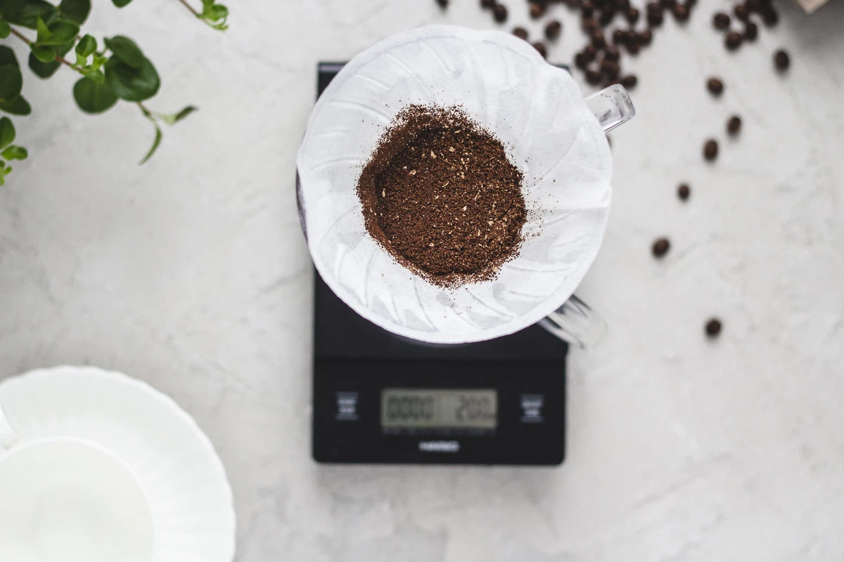 Hario V60 — Pour-over Dripper in Keramik, Kunststoff, Glas & Edelstahl