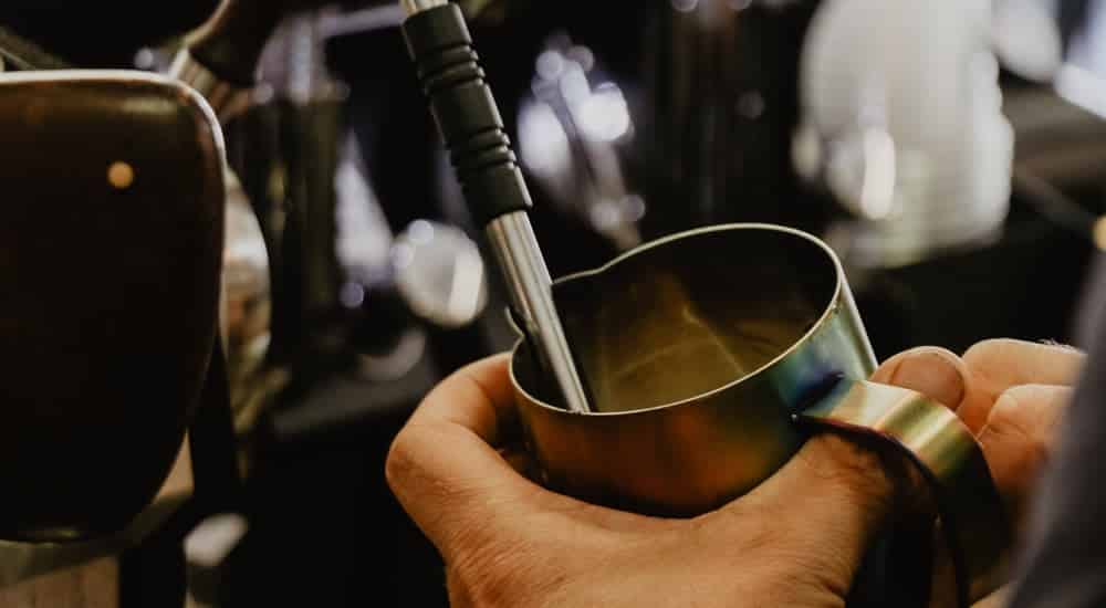 Latte Art - Milchschaum - Ziehen und Rollen