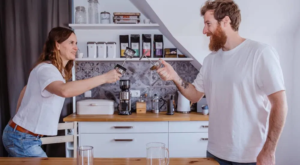 American Press versus French Press - Das Happy Coffee Duell