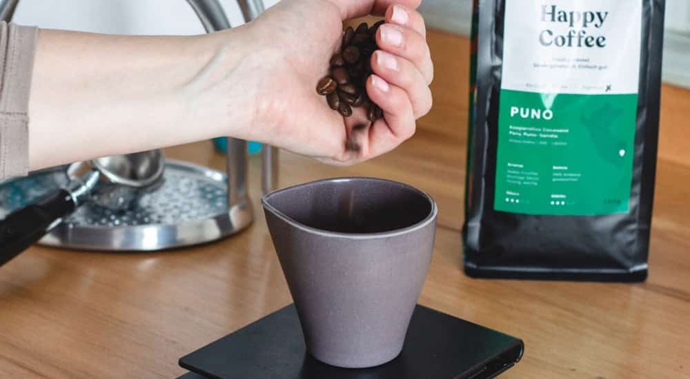 ROK Espresso GC im Test - Bohnen abwiegen