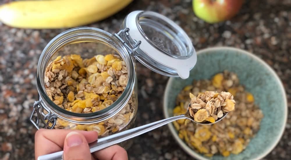 Müsli selber machen - Crunchy Granola Serviervorschlag