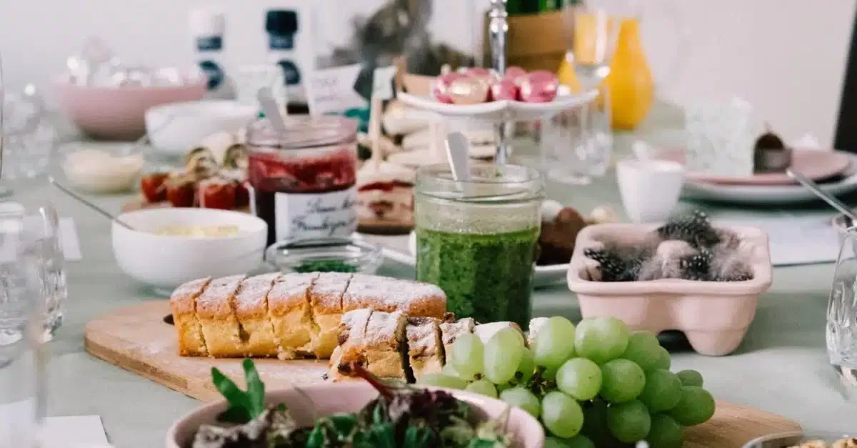 So gelingt der Osterbrunch: Unsere Tipps für Rezepte, Mitbringsel und Osterwissen