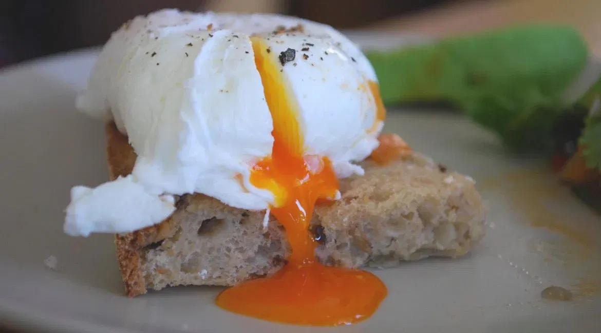 Pochierte Eier: Einfache Rezepte und wie sie dir garantiert gelingen