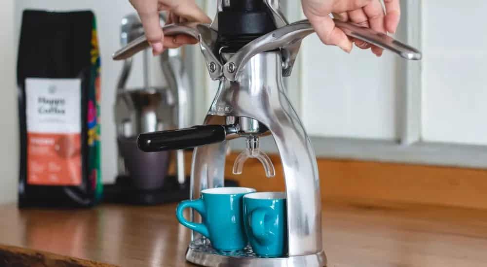 ROK mit Armen nach oben