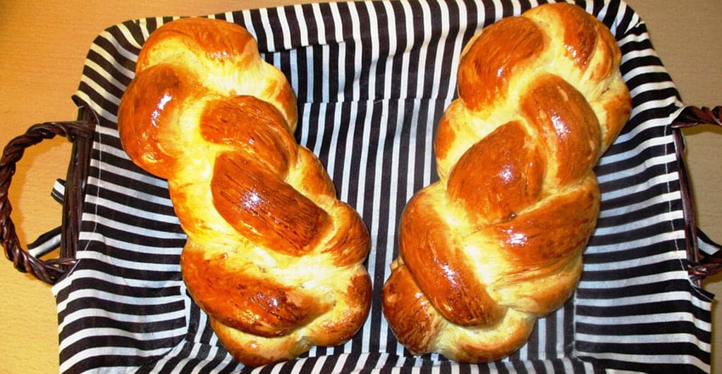 Selbstgebackener Hefekranz