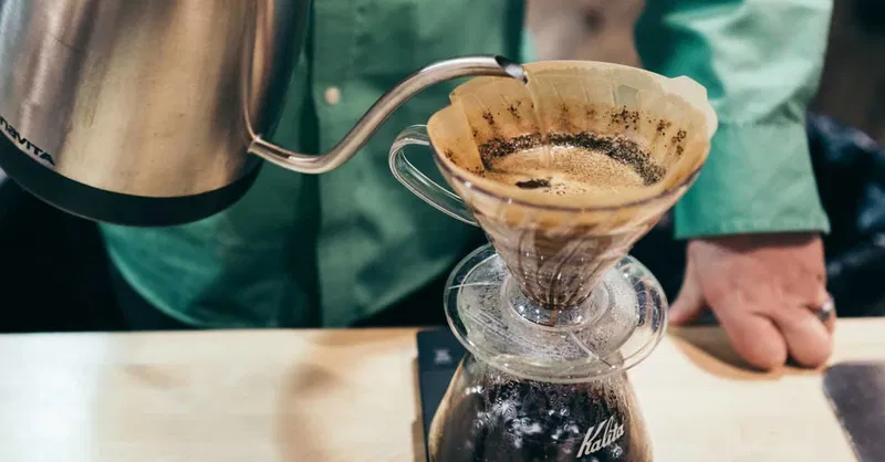 Pour Over Coffee: So bereitest du handgefilterten Kaffee heute zu