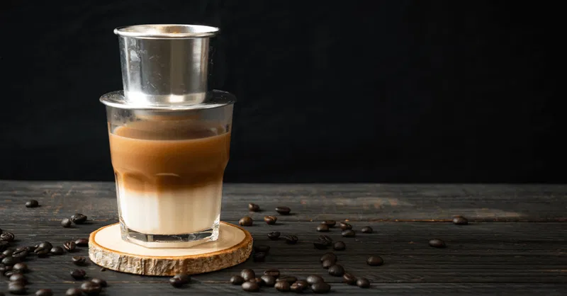 Vietnamesischer Kaffee: Alles über Anbau, Phin-Zubereitung und lokale Spezialitäten