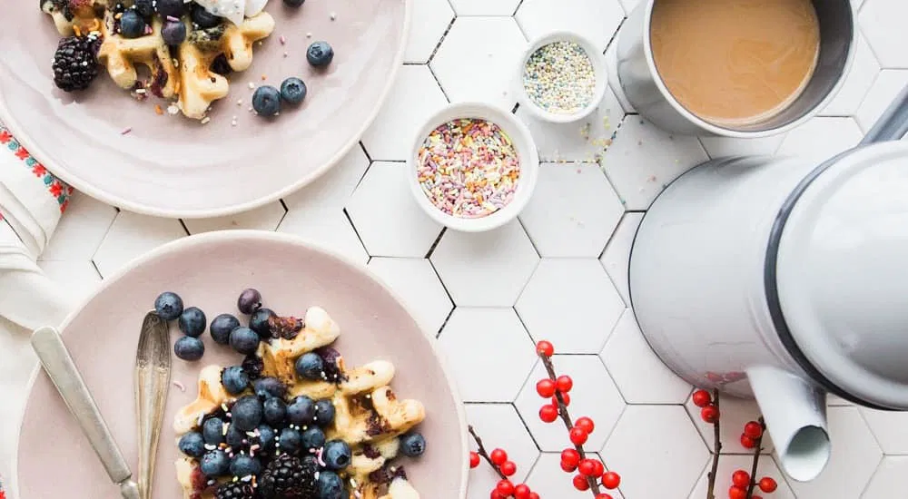 Kaffeekanne Frühstückstisch