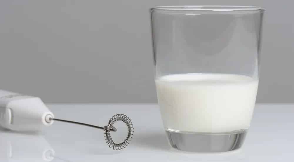 Milchaufschäumer per Hand