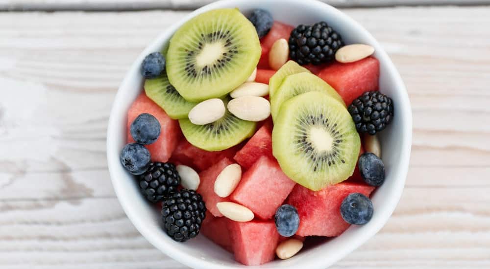 Gesundes Frühstück: Quark mit Obst