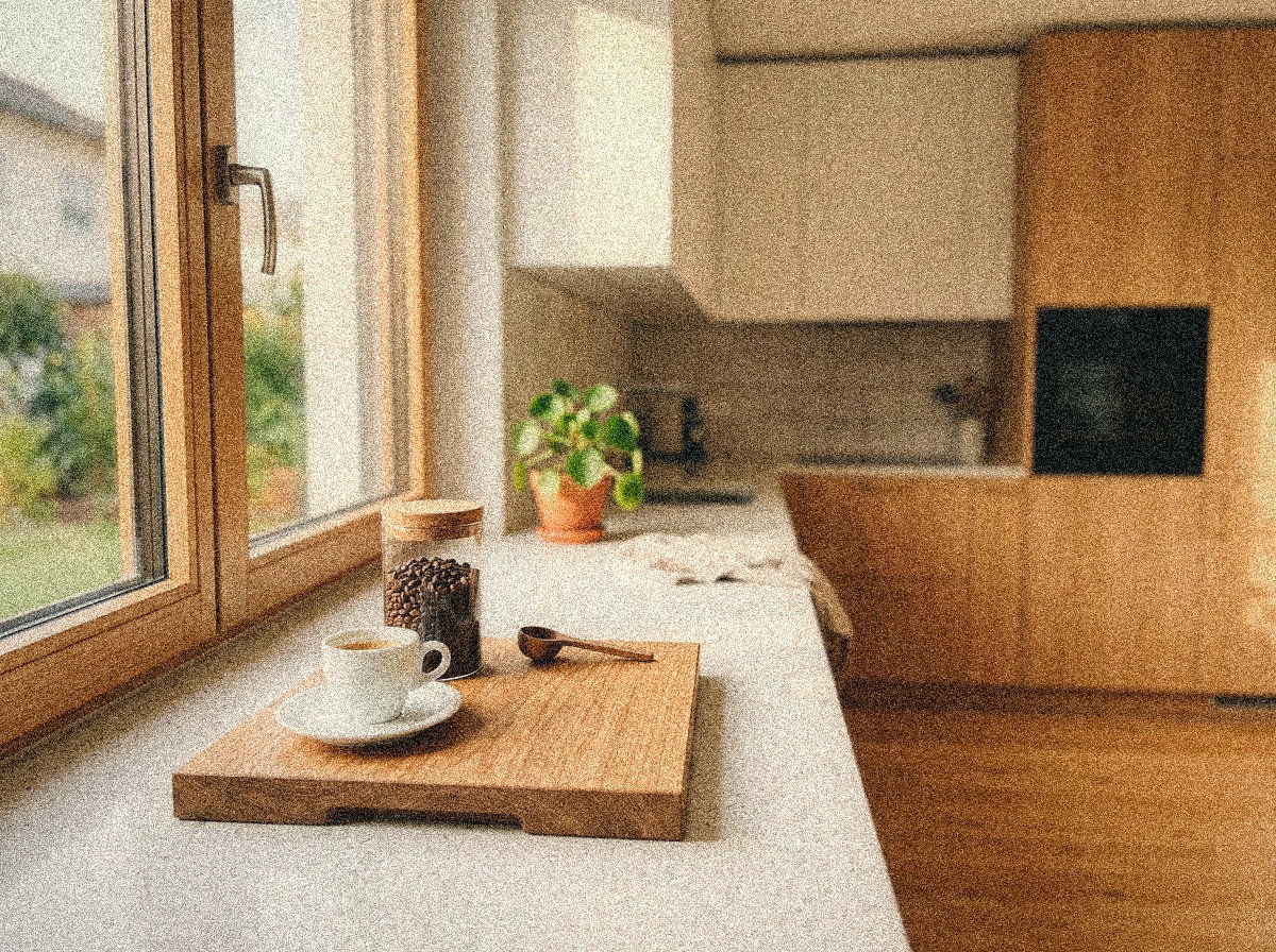 KI-generierter Lifestyle-Render einer modernen deutschen Küche mit Holz-Kaffeestation. Markenneutral; keine spezifische Gerätedarstellung.