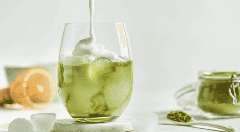 Whipped Matcha - Dalgona Tea