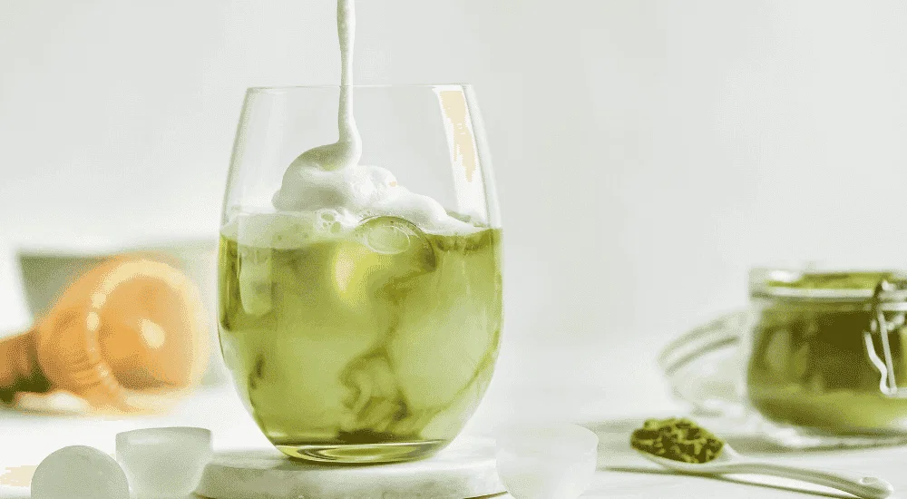 Whipped Matcha - Dalgona Tea