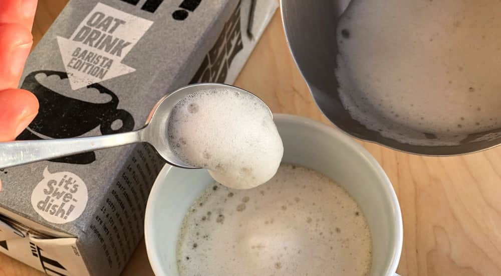 Milchersatz - Hafermilch -veganer Milchschaum