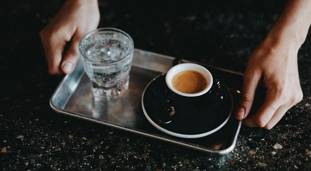 Espresso zubereiten - Tablett